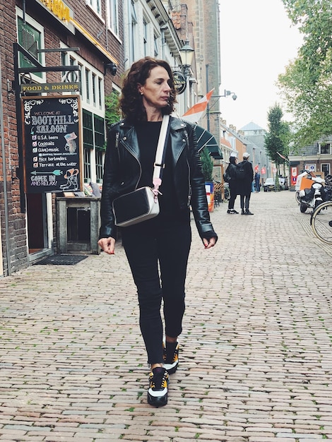 Les 5 erreurs de style à éviter en 2025 pour un look impeccable en France